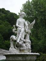 25 Samos statue